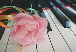 �Ԃƃs�A�m�ʐ^